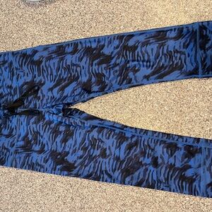 GAP Blue and Black Patterned Activewear